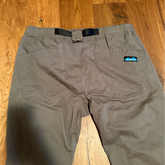 NWT Men's Kavu Hit The Road Stretch Twill Belted Pant, Dusty Sage, size XL - Picture 8 of 11